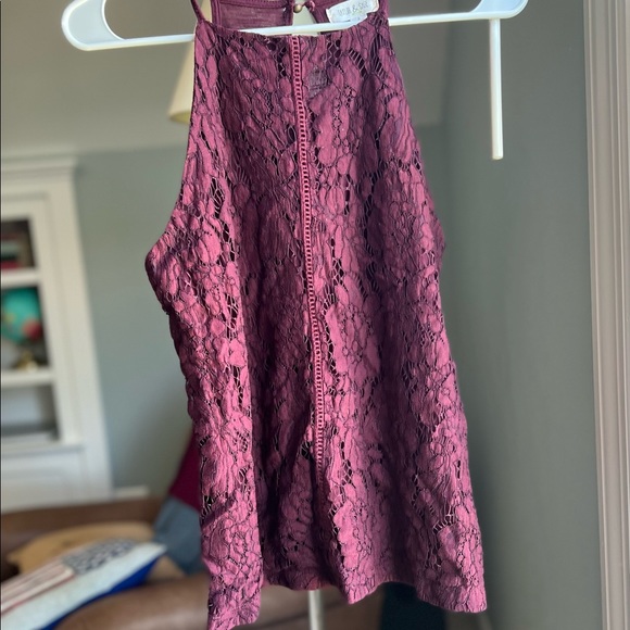 Taylor & Sage Lace halter top maroon sz S - Picture 3 of 6